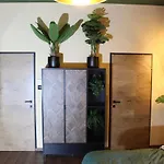 Jungle Apartment Vienna
