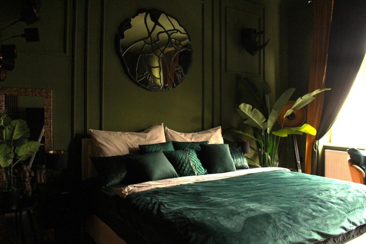 Jungle Apartment