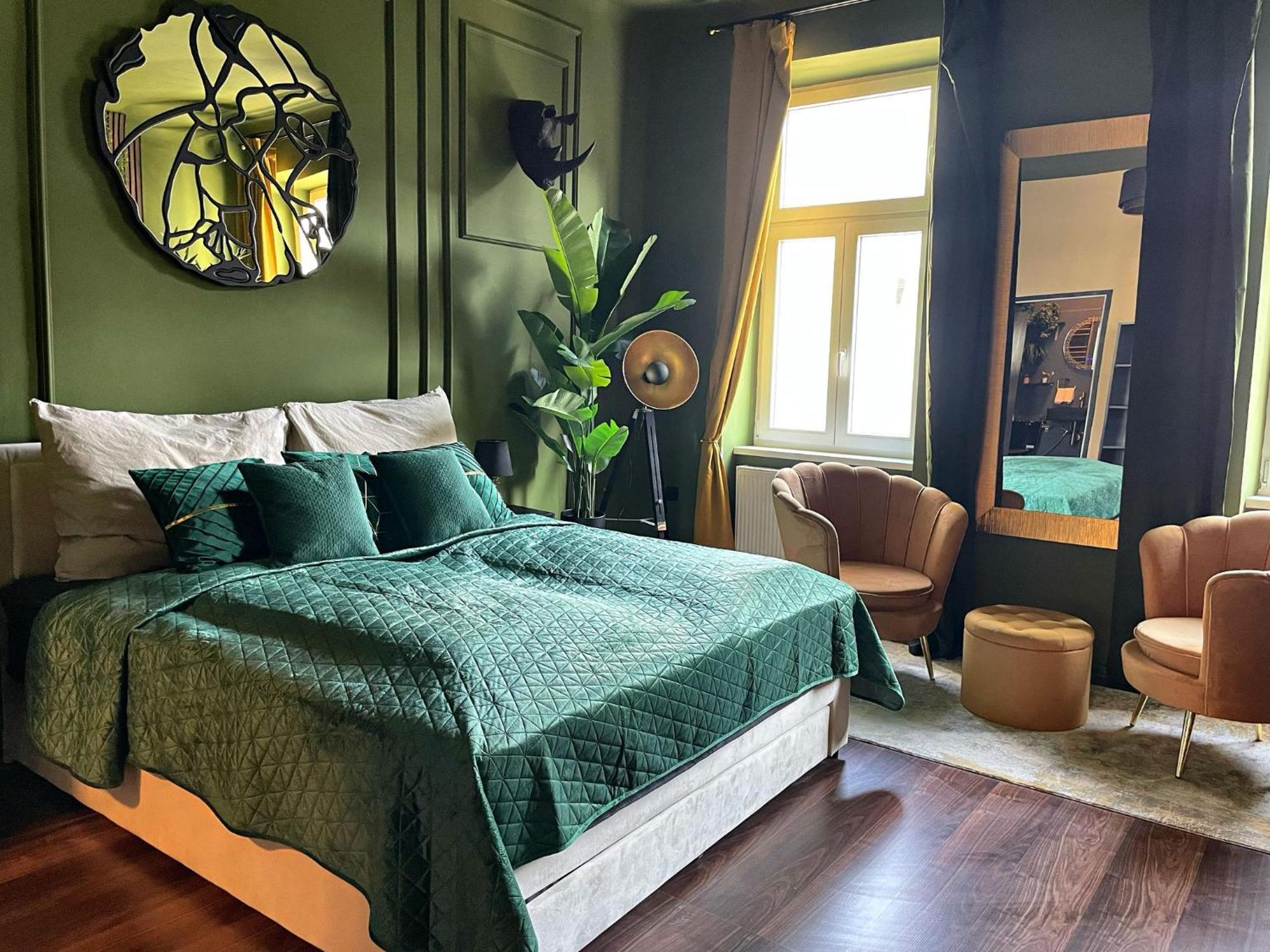 Jungle Apartment *